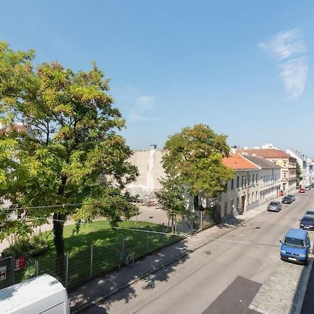 Gruene Und Zentrale Ruhelage Im Neubau Mit Balkon Apartment Виена Екстериор снимка