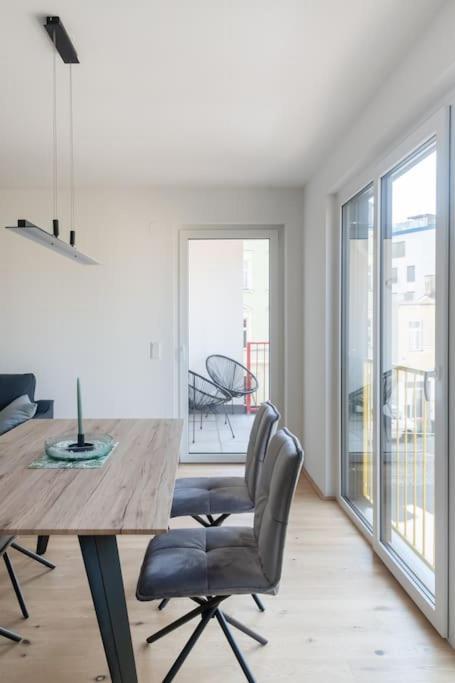 Gruene Und Zentrale Ruhelage Im Neubau Mit Balkon Apartment Виена Екстериор снимка